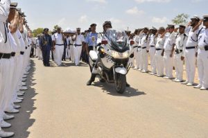 سائق افيكو يدهس شرطي مرور في طرابلس ويلوذ بالفرار