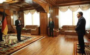 رئيس المجلس الرئاسي يقبل أوراق اعتماد السفراء الجدد لألمانيا وفنلندا وجورجيا