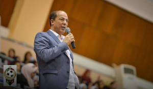 الجعفري رئيس اتحاد الكرة  يقاتل وحيداً