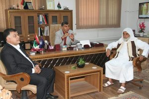 بالصور | وزير الداخلية يتلقى وفد من أعيان مدينة الزنتان