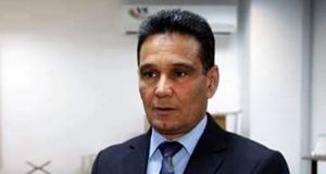 داره يشيد باجتماعات توحيد الجيش بالقاهرة ويتحفظ على حفتر