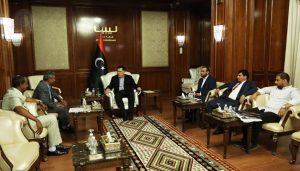 عميد بلدية طبرق يستنجد بالسراج لمعالجة مختنقات مواطنيه