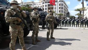 الحرس الوطني التونسي يضبط 8 أشخاص حاولوا التسلل الي تونس من الحدود الليبية