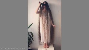شعرها مترين ولم تغسله من 20 سنة