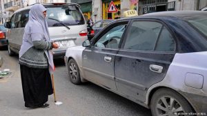 انتشار لعصابات التسول في طرابلس ليلة الاحتفال بذكرى الثورة