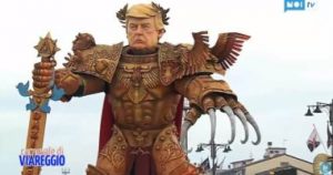 تمثال ترامب “الأمبراطور الاسطورة” بكرنفال فياريجى الإيطالى
