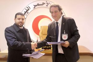 وفد من اللجنة الدولية يوقع ملحقات الإتفاقية الإطارية بمقر الأمانة العامة للهلال الأحمر ببنغازي