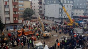 توقيف 4 مسؤولين في إطار قضية المبنى المنهار باسطنبول