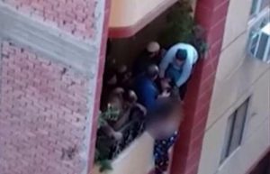 سيدة تحاول الانتحار بعد خلاف زوجي.