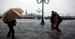 مصرع 3 أشخاص بسبب الرياح العاتية فى إيطاليا