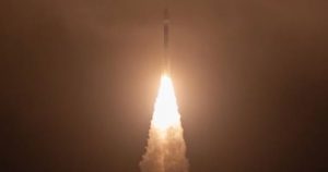 “ناسا” تجري أول عملية سير فى الفضاء بطواقم كاملة من السيدات