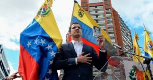 جوايدو يدعو أنصاره الى التظاهر تزامنا مع عودته إلى فنزويلا غدا