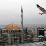 سفاح نيوزيلندا يحذر الأتراك