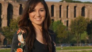 طالب ابنته بعدم السفر..ولكن اصرت على السفر.. فودعته قبل سقوط الطائرة الاثيوبية