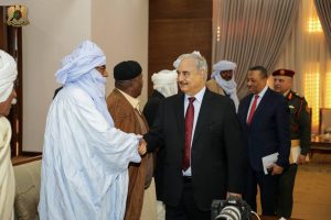 حفتر يلتقي القيادات الاجتماعية لقبيلة الطوارق