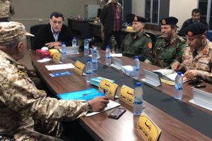 السراج بصفته القائد الأعلى يقوم بزيارة إلى غرفة العمليات المشتركة