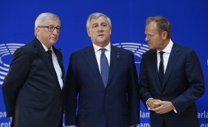 موقف دولية متباينة من الازمة الليبية وفرنسا تعرقل الحلول السلمية