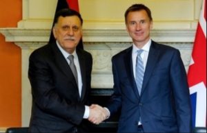 وزير الخارجية البريطاني ” لا مكان للحل العسكري في ليبيا “