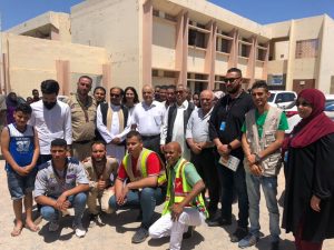 مبعوث الامم المتحدة يزور نقطة تجمع نازحين في طرابلس