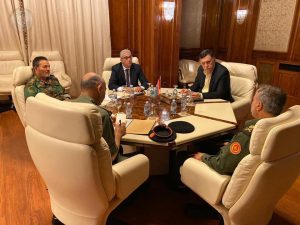 القائد الأعلى للجيش الليبي يجتمع مع وزير الداخلية وأمراء المناطق العسكرية