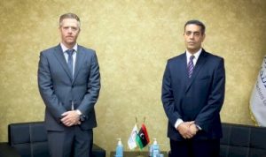 ليزلي أوردمان يصل إلى العاصمة طرابلس