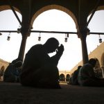 أطول مدة صيام في العالم 20 ساعة وتونس وليبيا  أكثر دول في عدد ساعات الصيام في العالم العربي