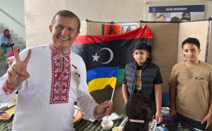 السفير الأوكراني يحتفي بأطفال ليبيا اثناء مشاركتهم باليوم الدولي