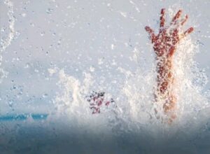 غرق 8 أشخاص في بنغازي وفقدان 4 آخرين..