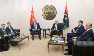 رئيس مجلس النواب يبحث مع وزير الخارجية التركي تعزيز العلاقات الثنائية بين البلدين..